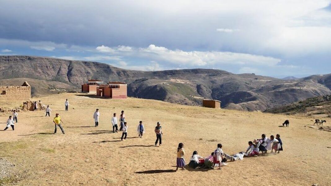 source:fatherly - Giochi e Ricreazione: Scuole del Mondo a Confronto