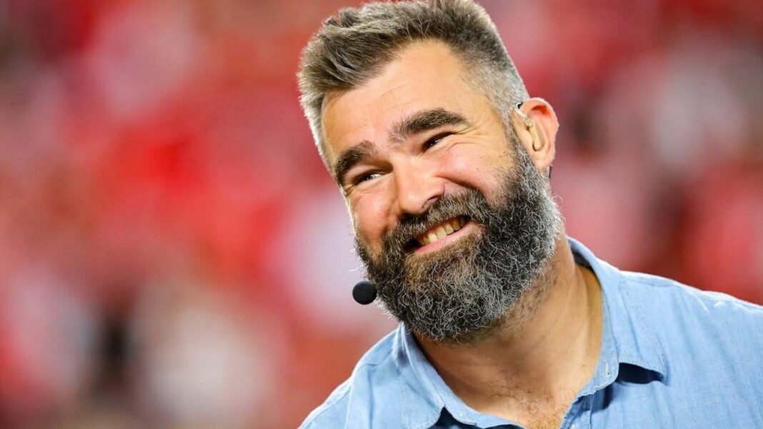 source:scarymommy - Jason Kelce: Nuovo Show Notturno su ESPN