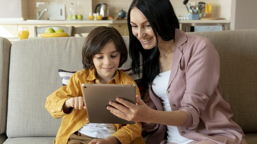 source:247moms - Scuola Online: È la Scelta Giusta per Tuo Figlio?