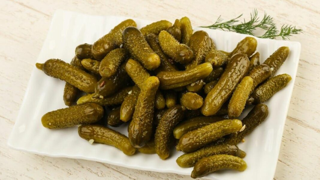 Semplicità e Versatilità: Come Creare il Tuo Relish Tray Perfetto Il Vero Eroe del Natale: Il Vassoio di Antipasti