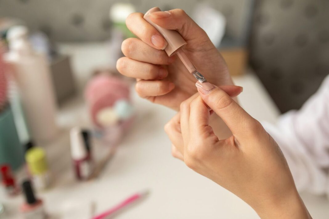 Come eliminare un'allergia al gel per unghie? Allergia al gel per unghie: cause, sintomi e prevenzione