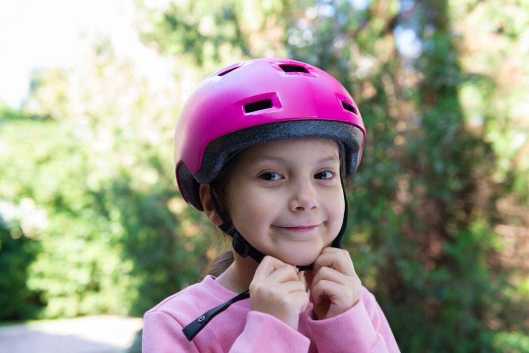 source:scarymommy - Guida alla scelta di un casco sicuro per bambini