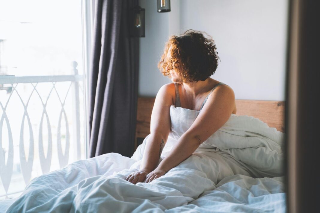 Chi è Jen McGuire La solitudine durante la perimenopausa: una lotta silenziosa