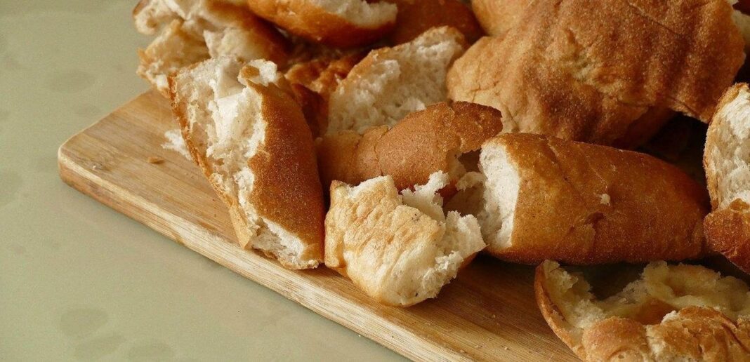 Pane raffermo nel contesto di una dieta equilibrata Si può mangiare il pane raffermo o fa male?