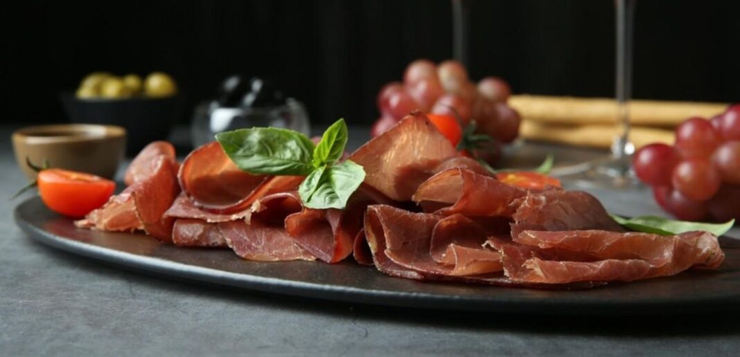 Consigli per il consumo della bresaola Bresaola: proprietà e benefici di questo salume